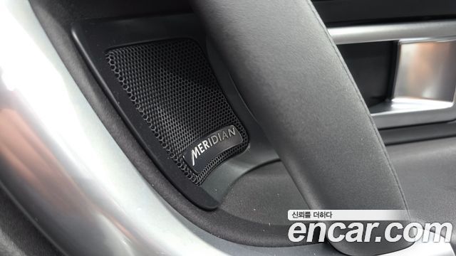 Land Rover Discovery Sport 2019 — photo 38