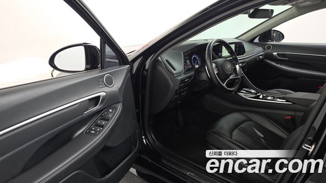 Hyundai Sonata 2022 — photo 13