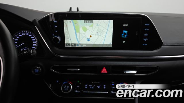 Hyundai Sonata 2022 — photo 19