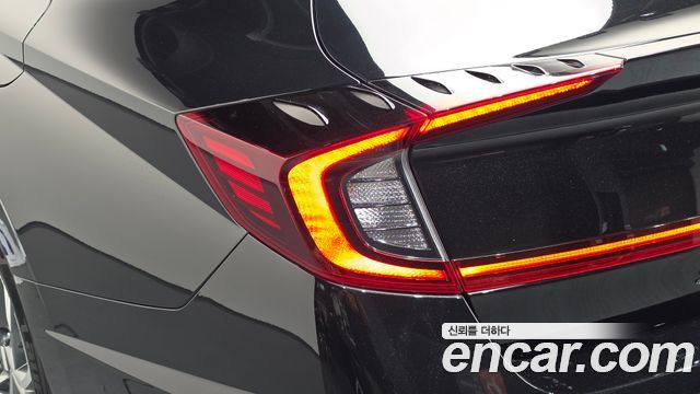 Hyundai Sonata 2022 — photo 9