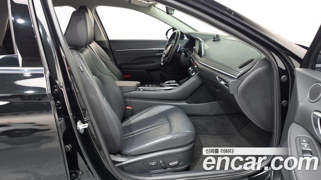 Hyundai Sonata 2022 — photo 16