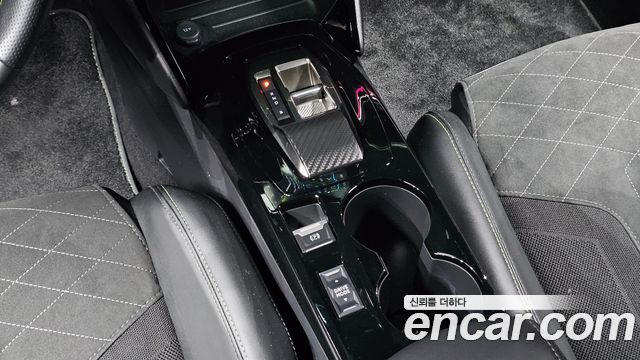 Peugeot 2008 2023 — photo 9