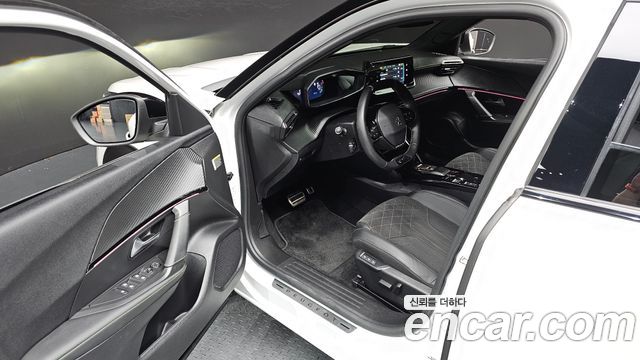 Peugeot 2008 2023 — photo 10