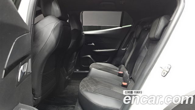 Peugeot 2008 2023 — photo 11