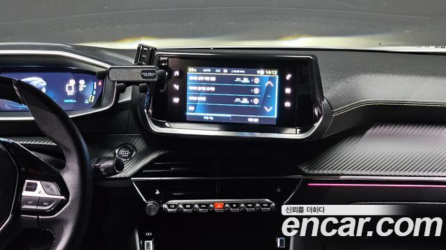 Peugeot 2008 2023 — photo 13