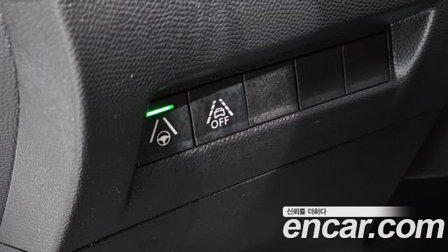 Peugeot 2008 2023 — photo 14