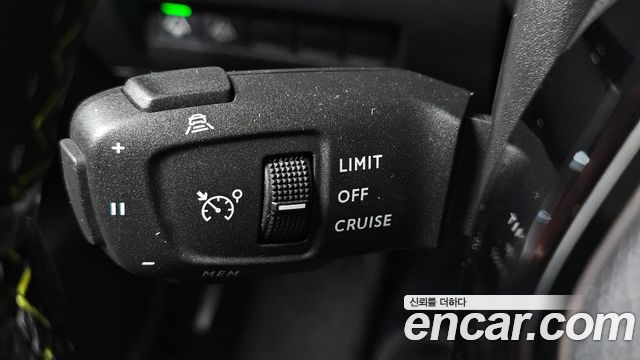 Peugeot 2008 2023 — photo 16