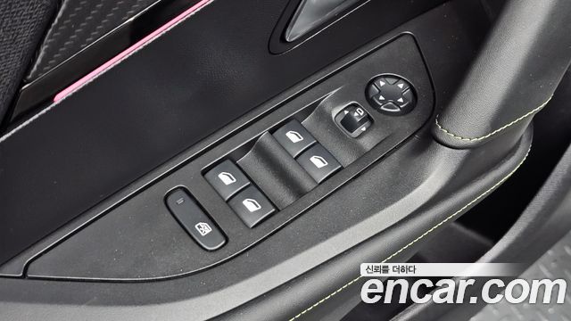 Peugeot 2008 2023 — photo 19