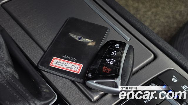 Hyundai Genesis 2016 — photo 22