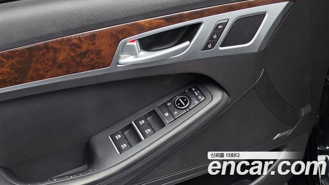 Hyundai Genesis 2016 — photo 27