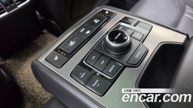 Hyundai Genesis 2016 — photo 28