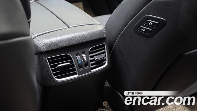 Hyundai Genesis 2016 — photo 29