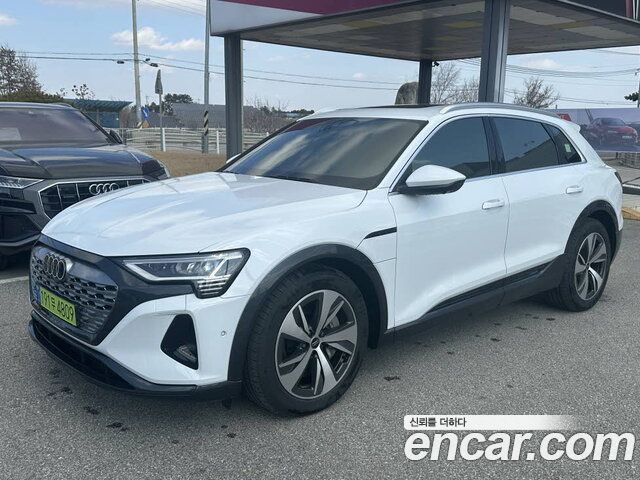 Audi Q8 e-tron 2024 — photo 1