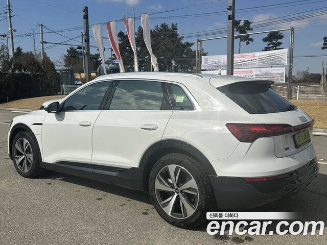 Audi Q8 e-tron 2024 — photo 2