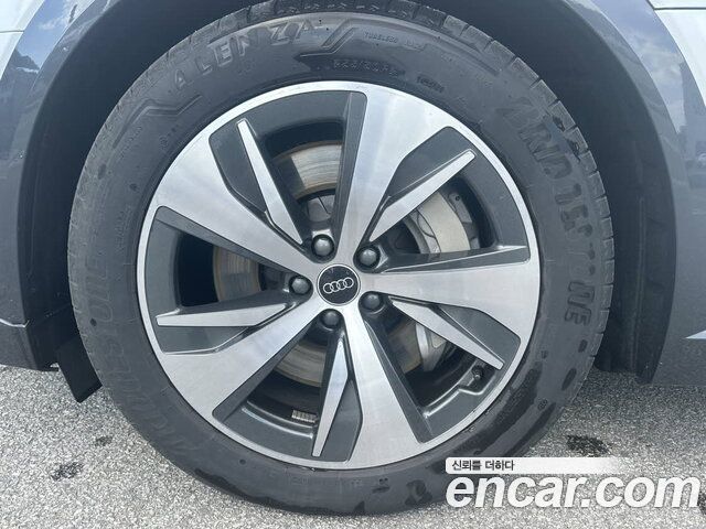 Audi Q8 e-tron 2024 — photo 5