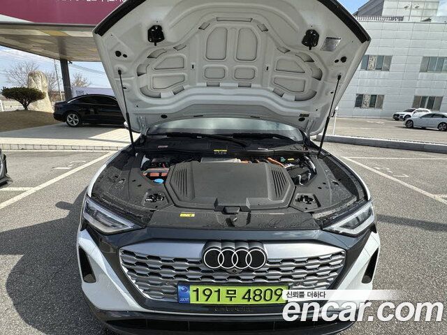 Audi Q8 e-tron 2024 — photo 6