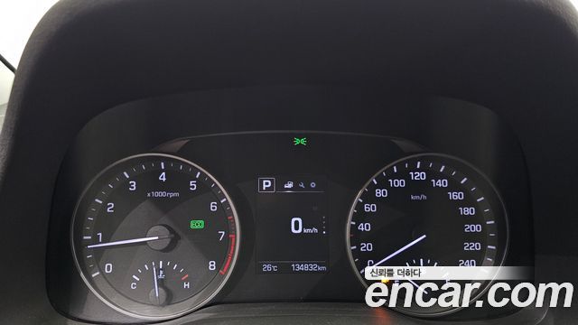 Hyundai AVANTE 2017 — photo 8