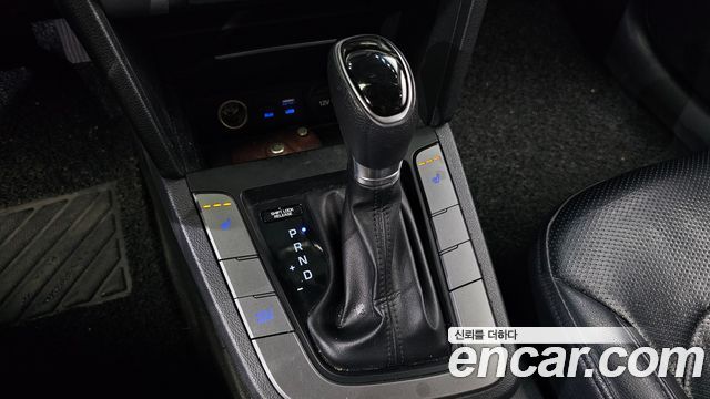 Hyundai AVANTE 2017 — photo 9