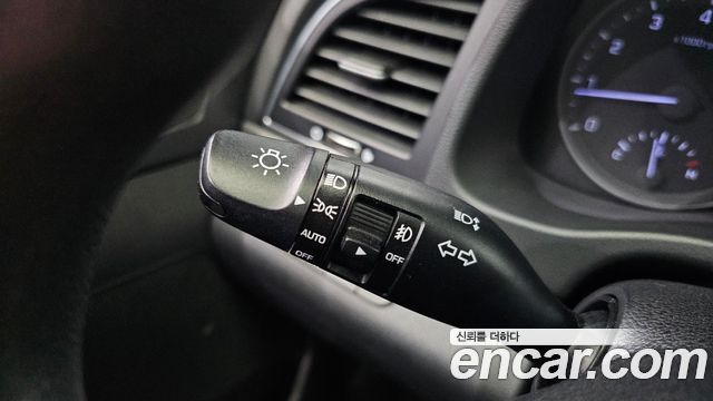 Hyundai AVANTE 2017 — photo 16