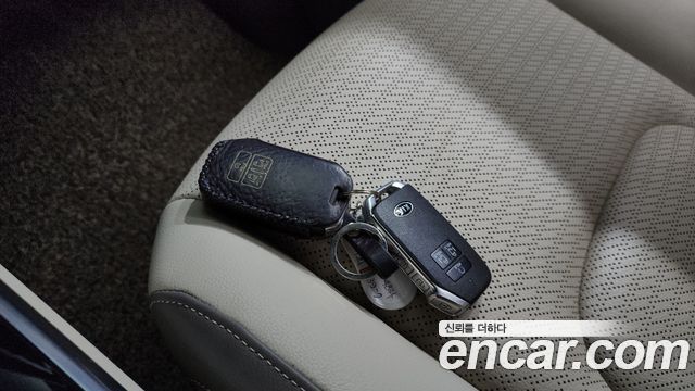 Kia Canival 2021 — photo 21