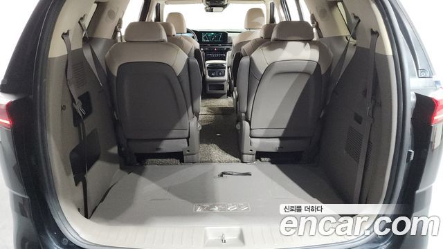 Kia Canival 2021 — photo 26