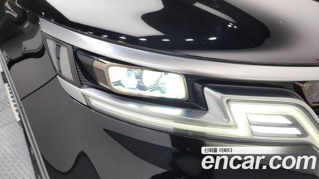 Kia Canival 2021 — photo 8