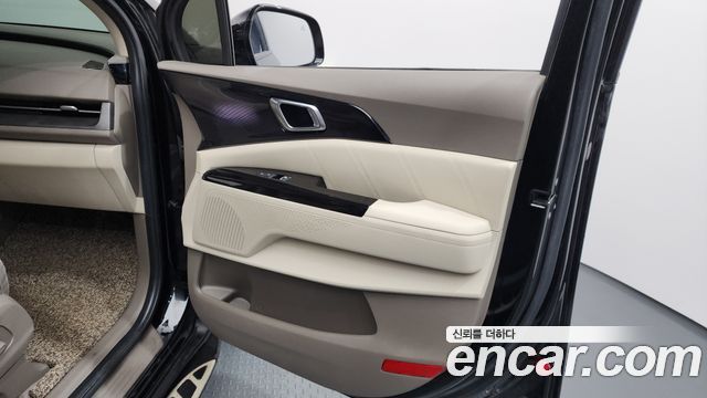 Kia Canival 2021 — photo 14