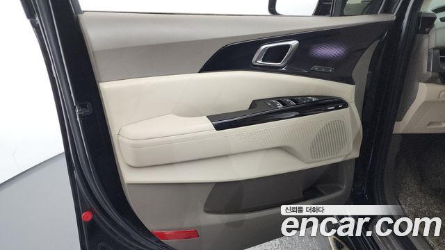 Kia Canival 2021 — photo 15