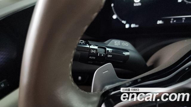 Kia Canival 2021 — photo 29