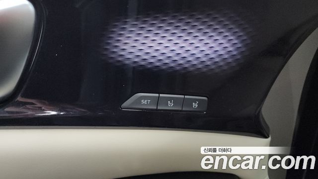 Kia Canival 2021 — photo 31
