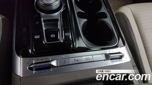 Kia Canival 2021 — photo 32