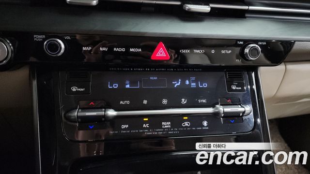 Kia Canival 2021 — photo 33