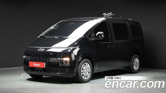 Hyundai Staria 2022 — photo 1