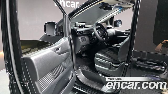 Hyundai Staria 2022 — photo 10