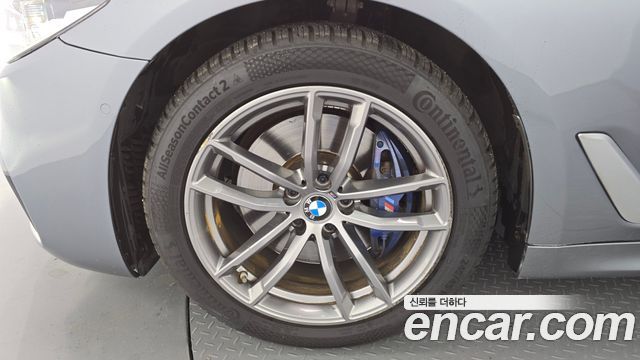 BMW 5-Series 2018 — photo 5