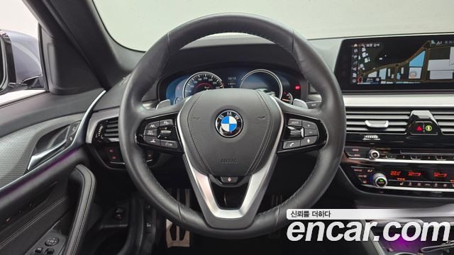 BMW 5-Series 2018 — photo 19