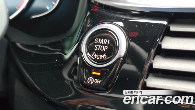 BMW 5-Series 2018 — photo 25