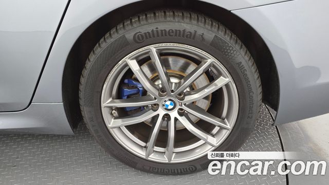 BMW 5-Series 2018 — photo 7