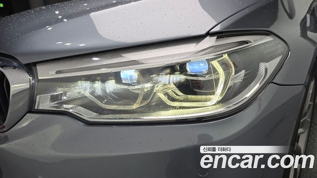 BMW 5-Series 2018 — photo 8