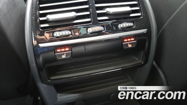 BMW 5-Series 2018 — photo 29