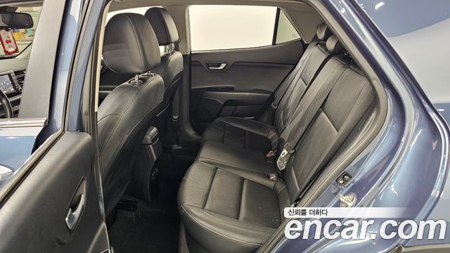 Kia Stonic 2018 — photo 12