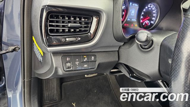 Kia Stonic 2018 — photo 18