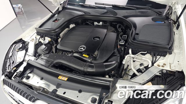 Mercedes-Benz GLC-Class 2023 — photo 6