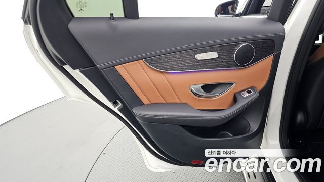 Mercedes-Benz GLC-Class 2023 — photo 15