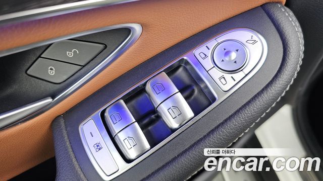 Mercedes-Benz GLC-Class 2023 — photo 31