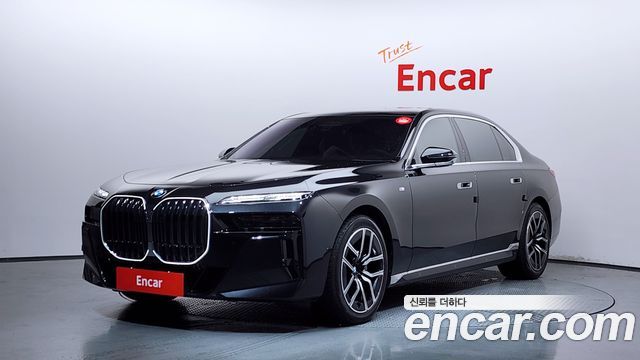 BMW 7-Series 2025 — photo 1