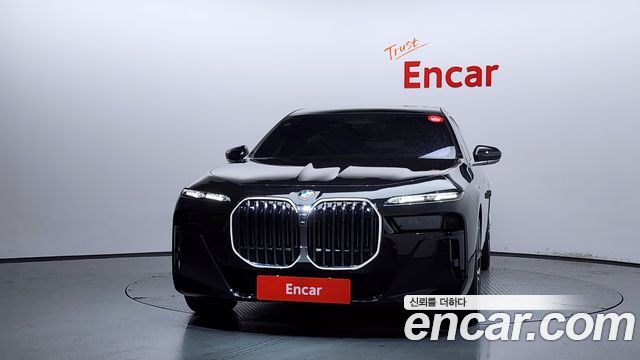 BMW 7-Series 2025 — photo 3
