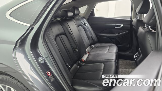 Hyundai Sonata 2021 — photo 17