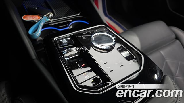 BMW 5-Series 2024 — photo 9