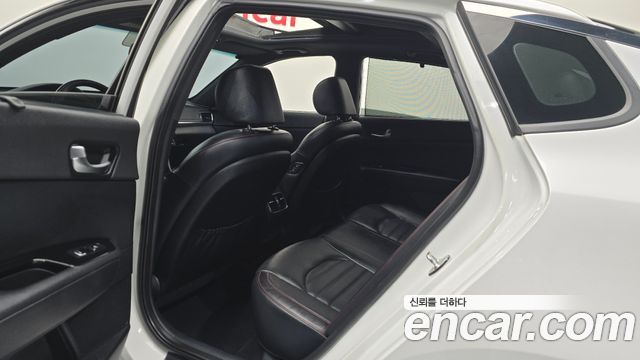 Kia K5 2018 — photo 11